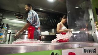 LetsPostIt - Monica Sierra - Taco Food Truck